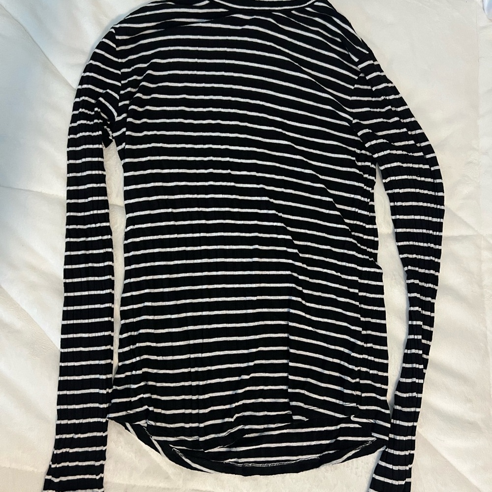 Forever 21 Black and White Striped Long Sleeve Top